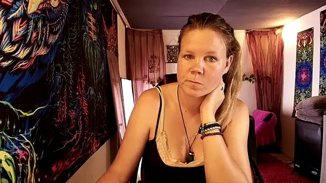 CallMeMaria webcam show