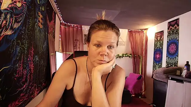 CallMeMaria webcam show