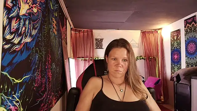 CallMeMarian Webbikameraesitys