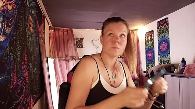 CallMeMarian Webbikameraesitys