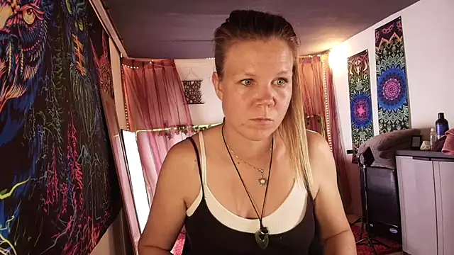 CallMeMaria's Webcam Show