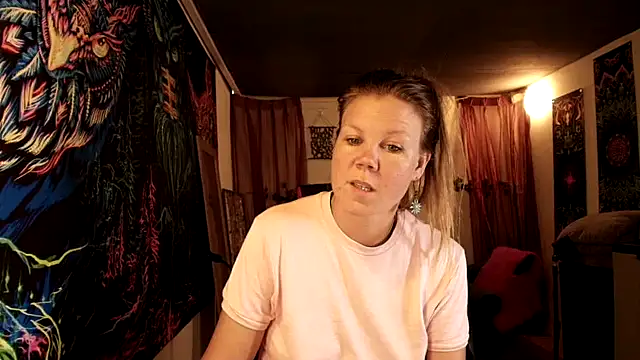 CallMeMarian Webbikameraesitys