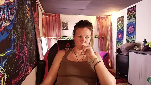 CallMeMaria webcam show
