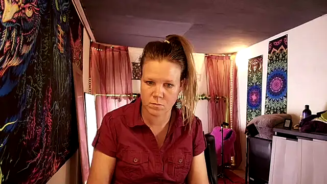 CallMeMarian Webbikameraesitys