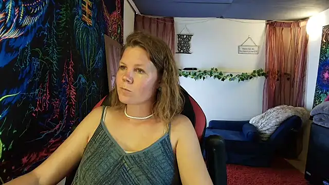 CallMeMarian Webbikameraesitys