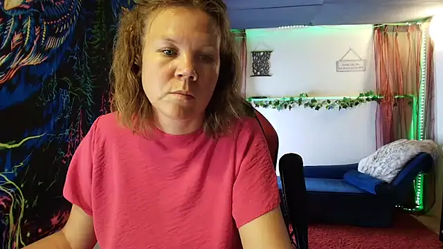 Show modela CallMeMaria na web-kameri