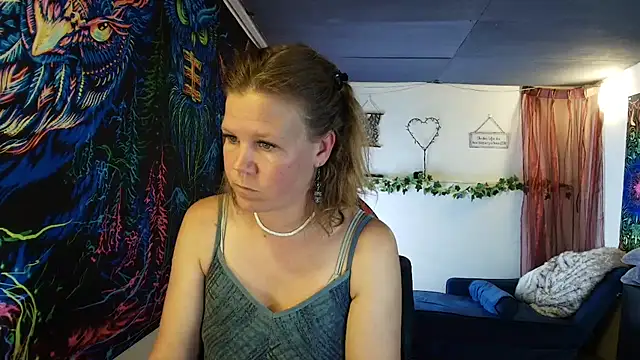 CallMeMaria webcam show