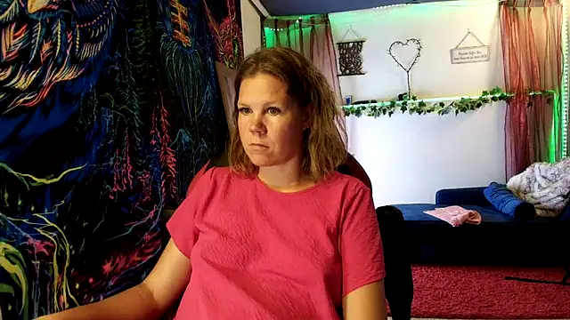 CallMeMaria live XXX chat