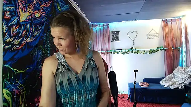 CallMeMarian Webbikameraesitys