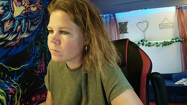CallMeMaria live XXX chat