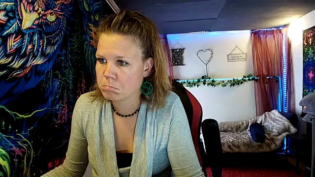 CallMeMaria webcam show