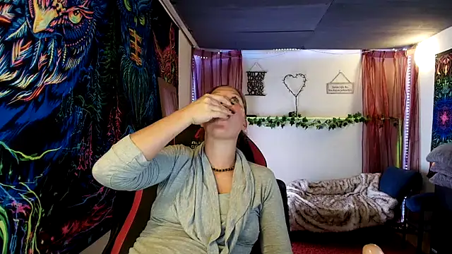 CallMeMaria webkamerás műsora