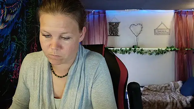 Chat +18 de CallMeMaria ao vivo