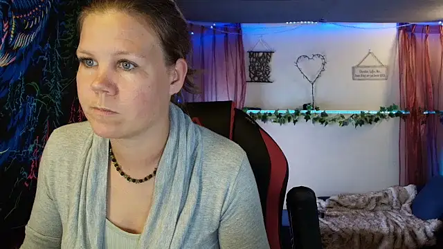 CallMeMaria live XXX chat