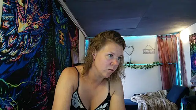 CallMeMaria webcam show
