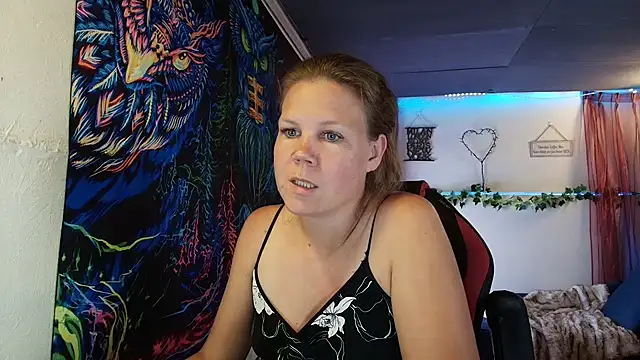 Chat +18 de CallMeMaria ao vivo