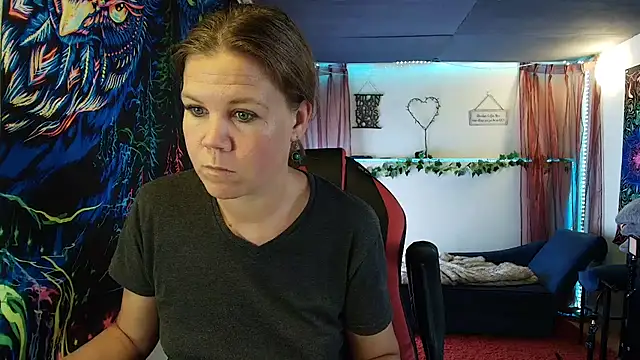 Chat +18 de CallMeMaria ao vivo