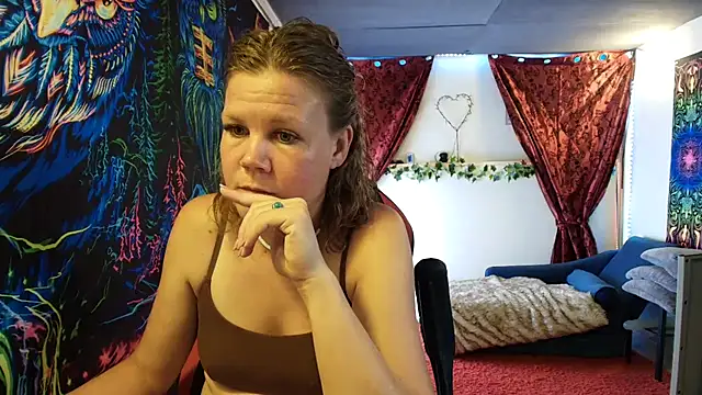 CallMeMaria live XXX chat