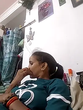 Show modela Sexy-Kajal2 na web-kameri