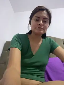 Debora9703's Live Chat Room