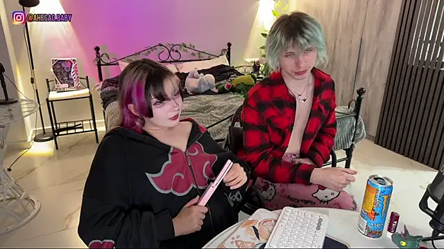 h3ntai_baby's Webcam Show
