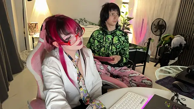 h3ntai_baby's Webcam Show