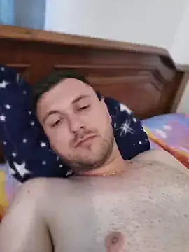 hugedickedd Show in webcam