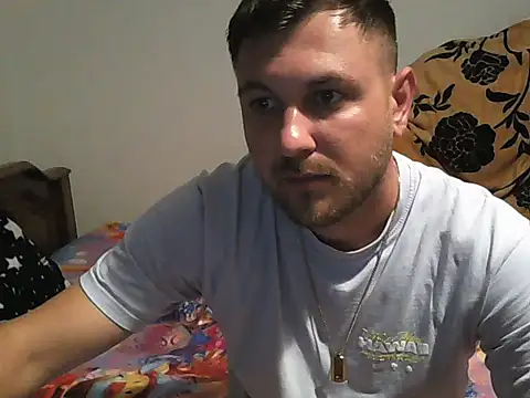 hugedickedd Webcam-Show