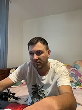 hugedickedd Show in webcam