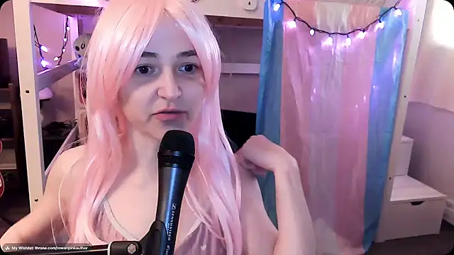 ThirstyKawaii Шоу с уебкамера
