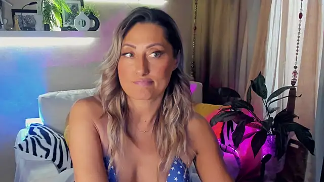 SarahAlluring live XXX chat
