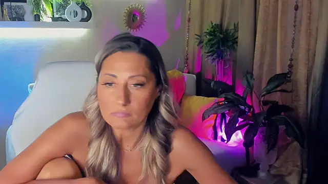 Chat XXX ao vivo de SarahAlluring