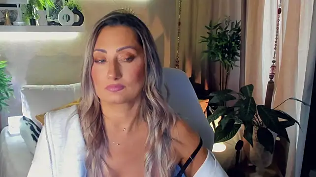 SarahAlluring's Live XXX Chat