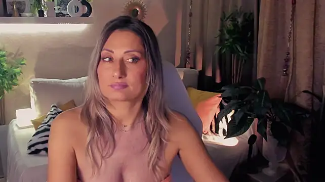 SarahAlluring's Webcam Show