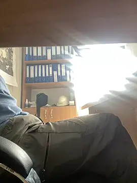 Show modela AYARSIZ38 na web-kameri