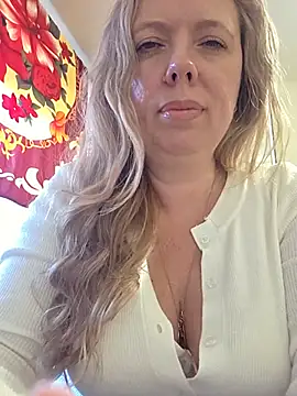 Show modela Irina3718 na web-kameri
