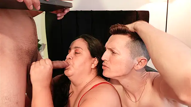 Pokazy przed kamerką – Maturecouple1