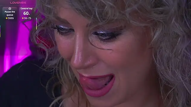 CandyLadyyy Chat XXX in diretta