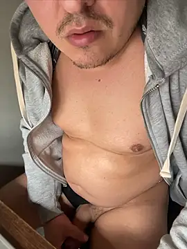 Gusta_bi webcam show