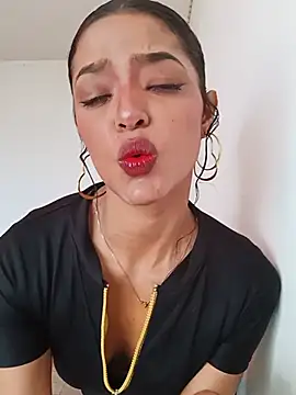 Aphrodite-777 live XXX chat
