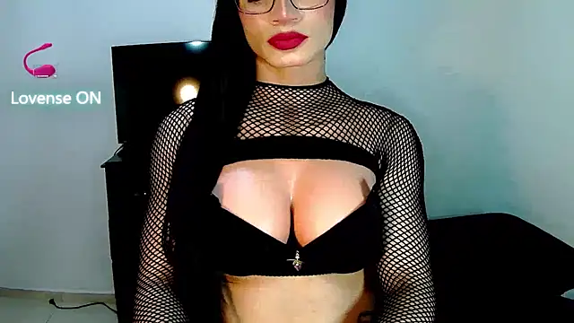 Andrea__girlhot 网络视讯表演