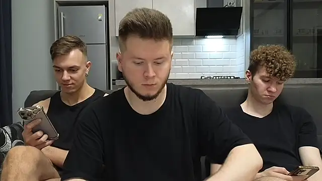 Pokazy przed kamerką – boys_sobolisha