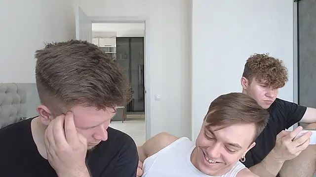 Pokazy przed kamerką – boys_sobolisha