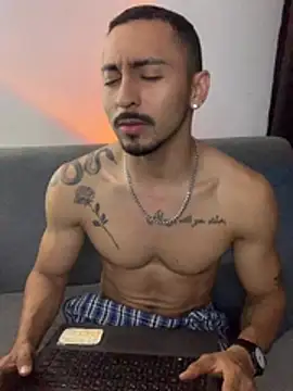 Webkamerová show NicolasChest_xxx