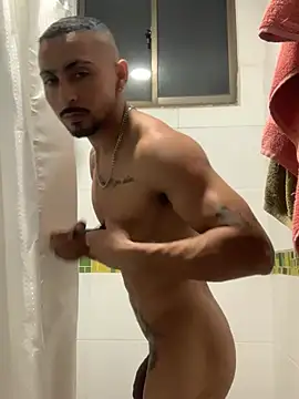 Pokazy przed kamerką – NicolasChest_xxx