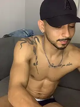 NicolasChest_xxx Webcamshow
