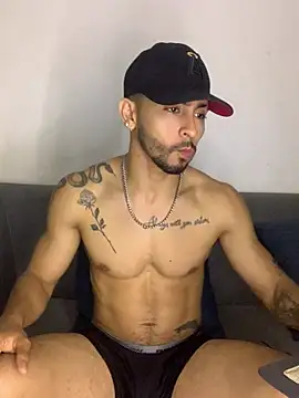 NicolasChest_xxxのウェブカメラショー