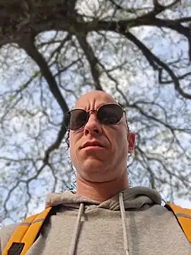 HornyTeacher1987: διαδικτυακό σόου στην κάμερα