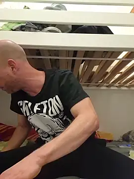 CroatianStylePussyLover Webcam show