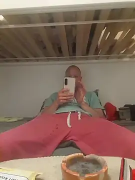 CroatianStylePussyLover Show Webcam